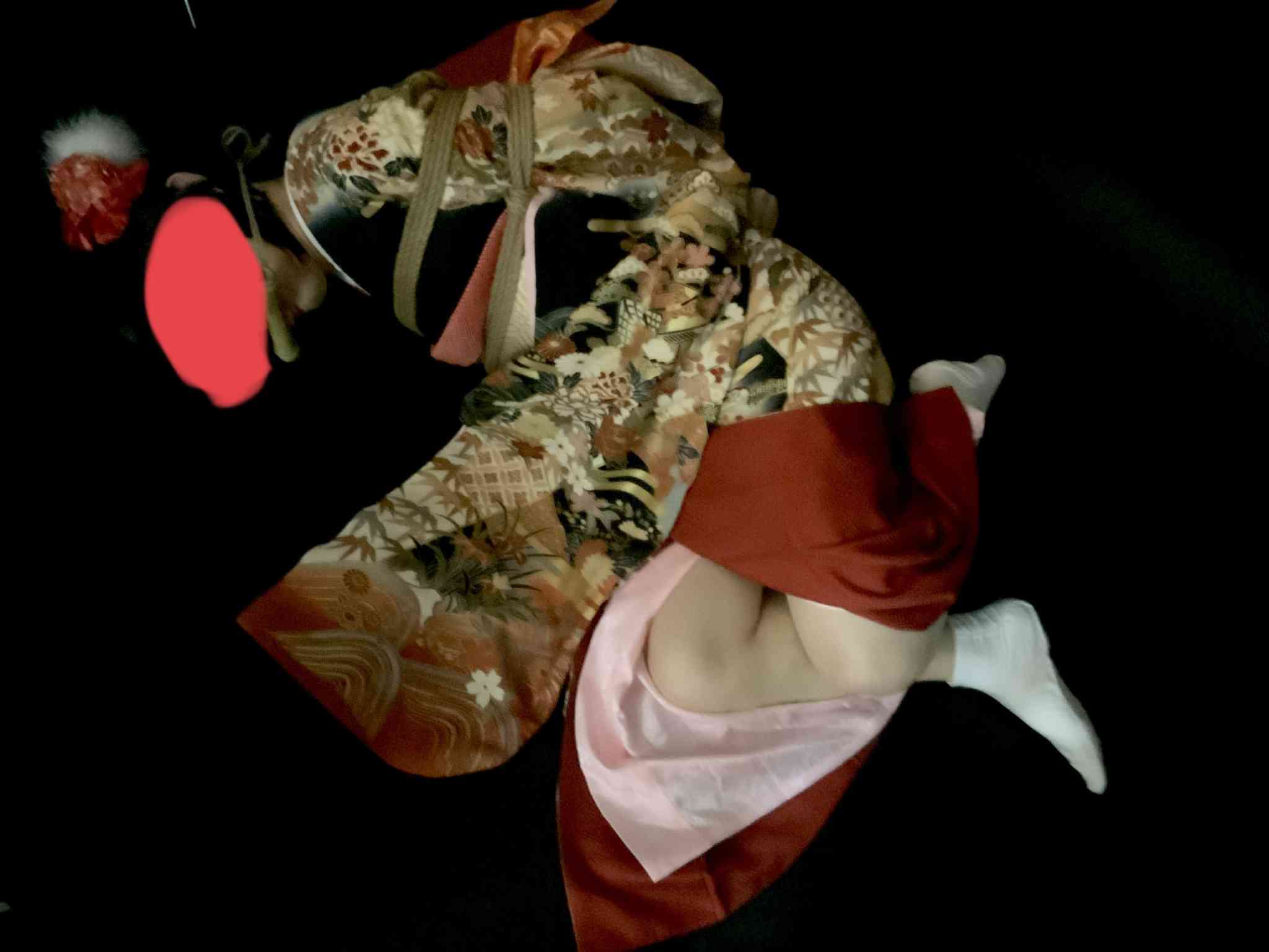 振袖 緊縛