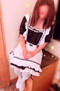 新人メイド舞華ちゃん・裸エプロンで絶頂教育1