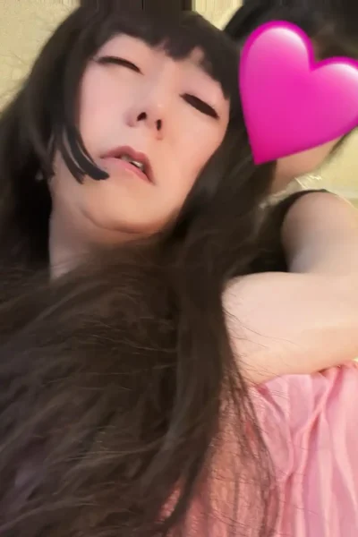 ピンクのワンピースに身を包みながら、女の子らしいお化粧をまとったゆみちゃんを見た瞬間、リサは思わず息を呑んだ。１７