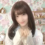 伶那"